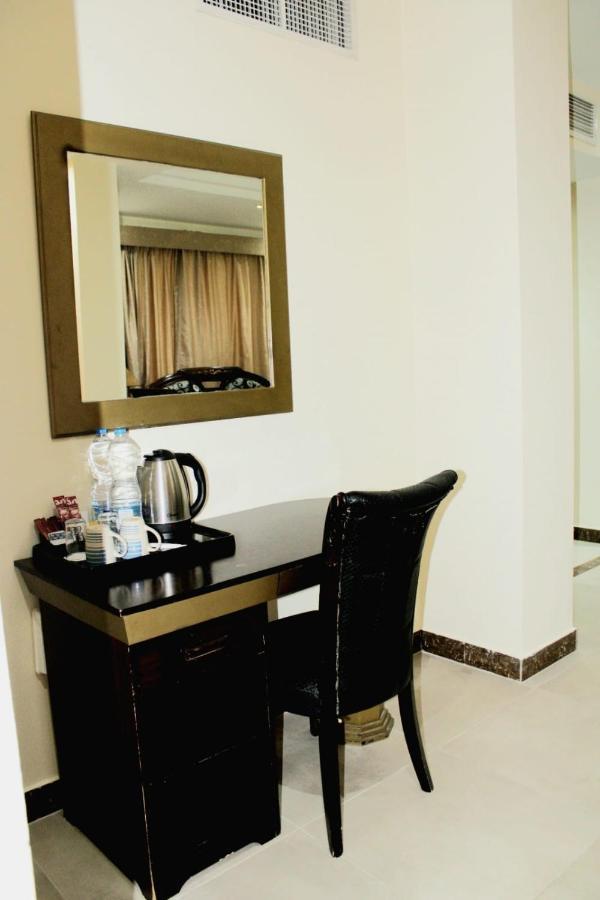 Tourist Hotel Doha Eksteriør billede