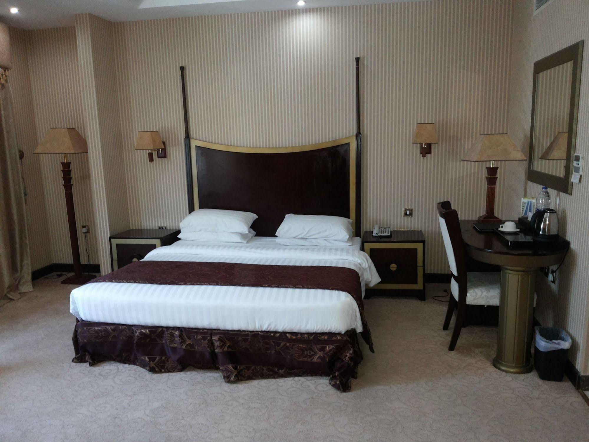 Tourist Hotel Doha Eksteriør billede